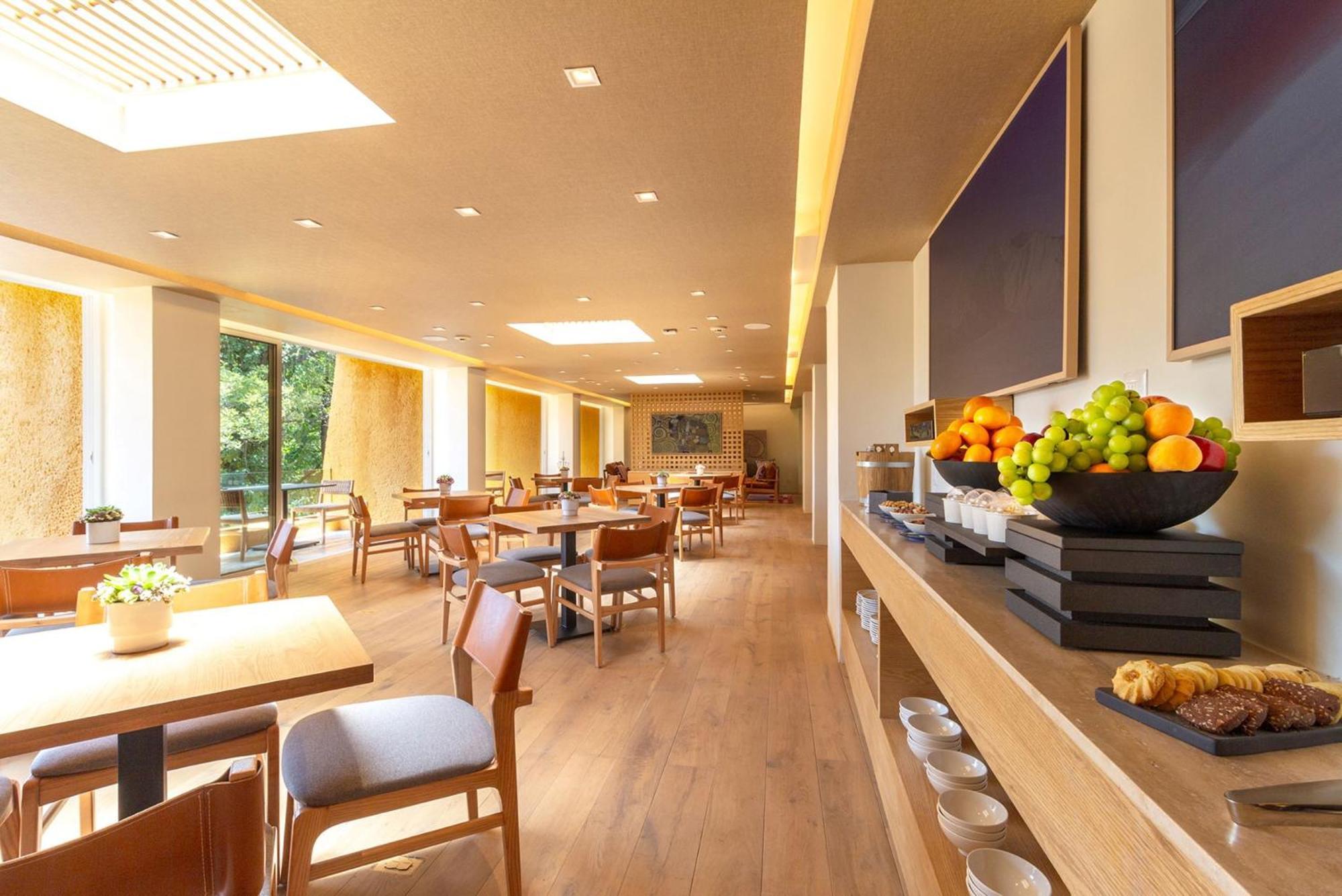 Camino Real Polanco Mexico Hotel Exterior photo The dining room at the Royal Berkshire Hospital