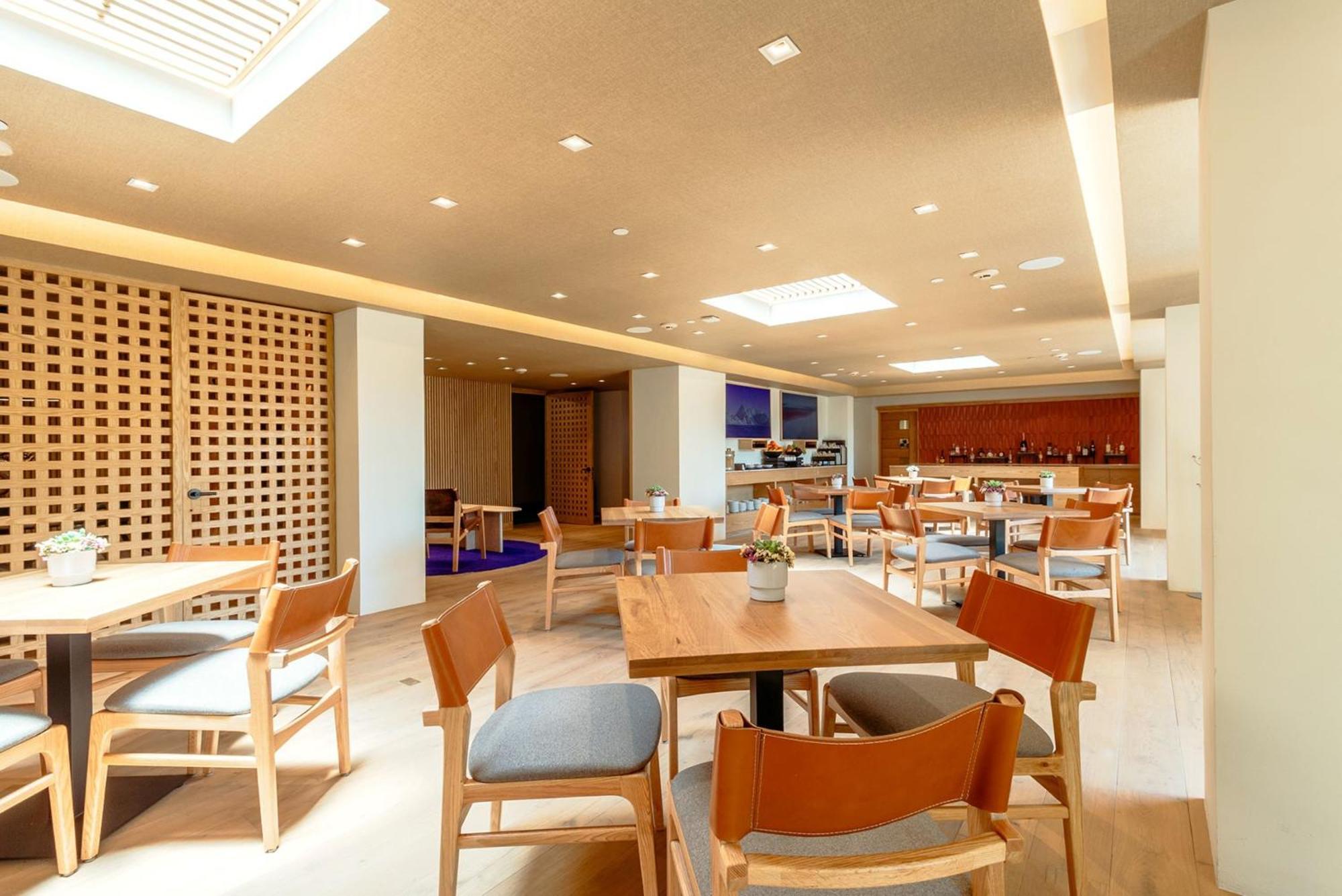 Camino Real Polanco Mexico Hotel Exterior photo The Club at Haneda Airport